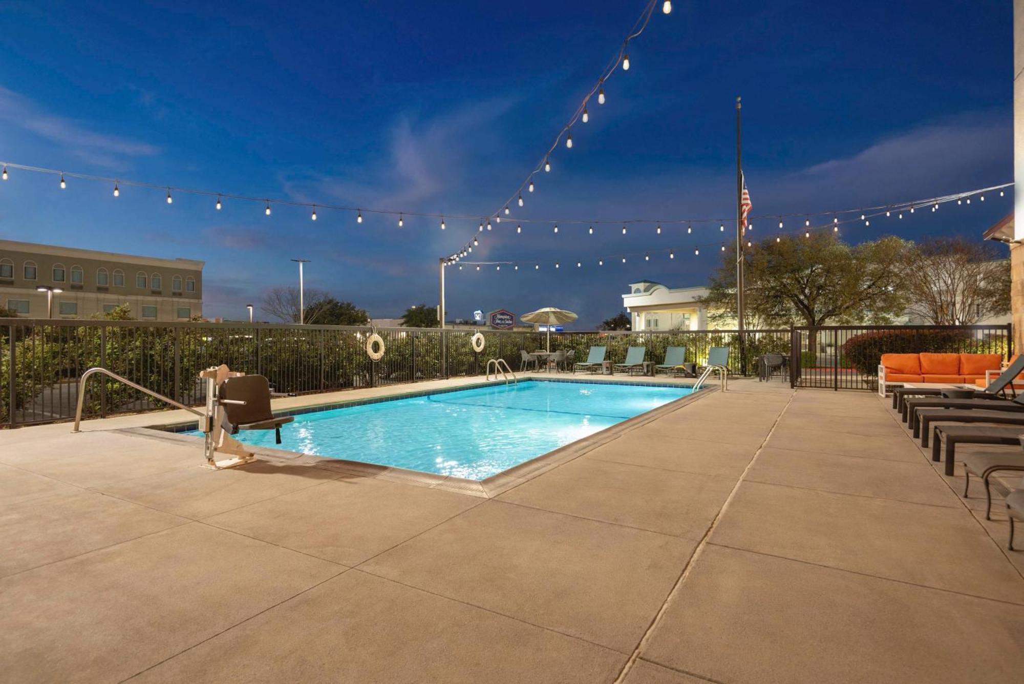Hampton Inn & Suites San Marcos Exteriér fotografie